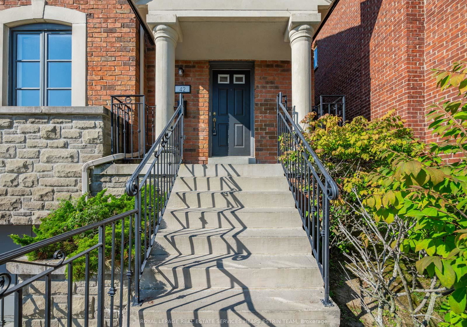 42-true-davidson-drive-east-york-ontario-c12381558