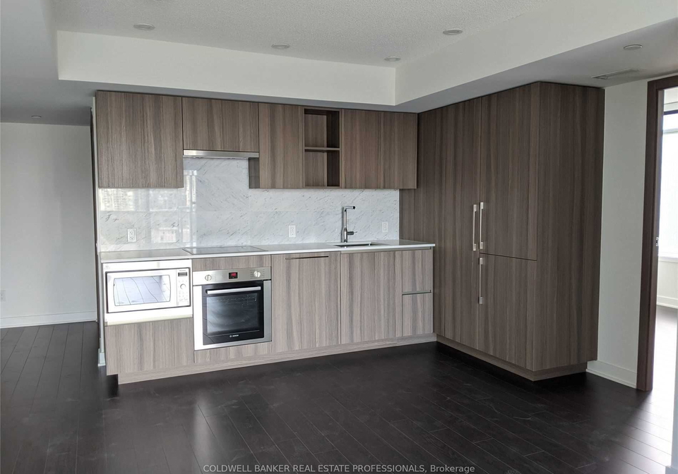 17-bathurst-street-toronto-ontario-c12381866