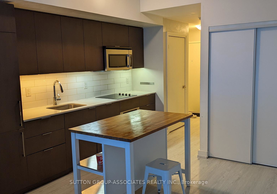 5-hanna-avenue-toronto-ontario-c12382071