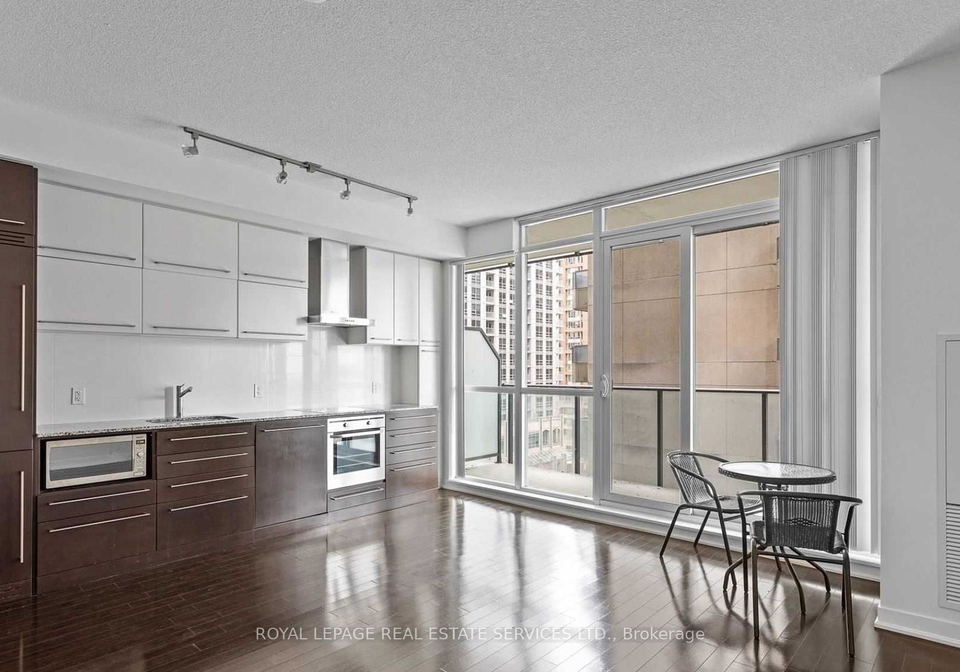 770-bay-street-toronto-ontario-c12382400