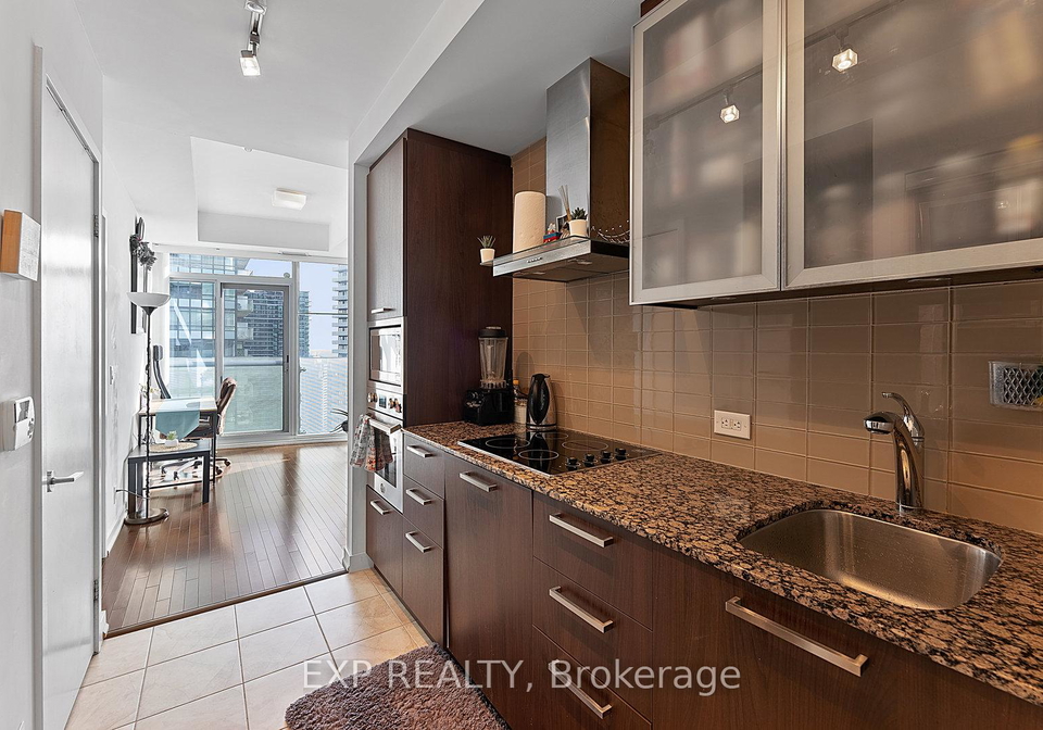 14-york-street-toronto-ontario-c12382805