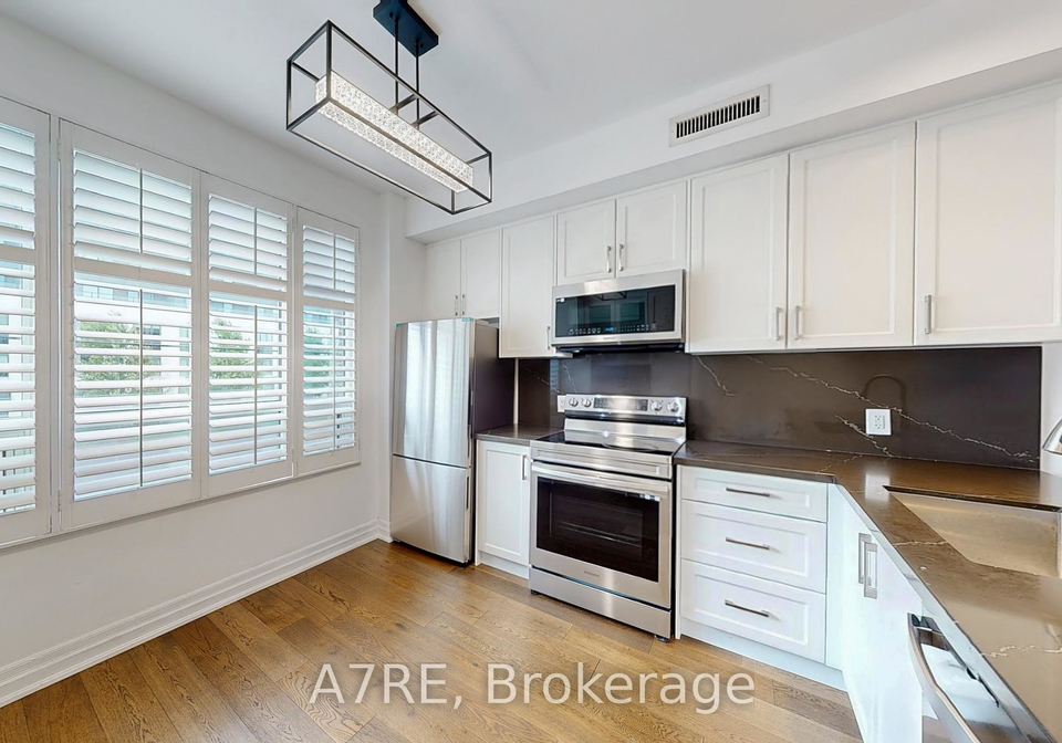 724-sheppard-avenue-w-toronto-ontario-c12382908