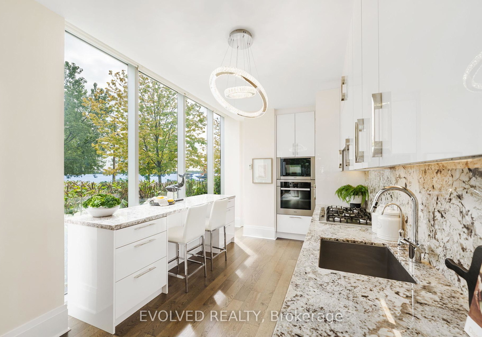 29-queens-quay-e-toronto-ontario-c12382923