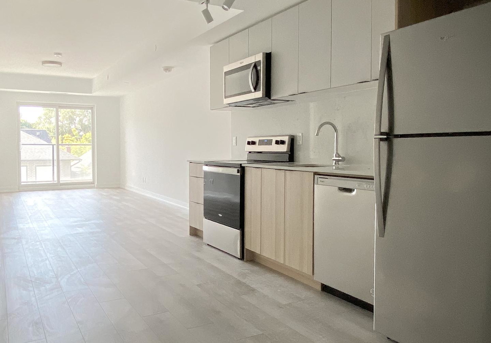 2000-bathurst-street-toronto-ontario-c12383184
