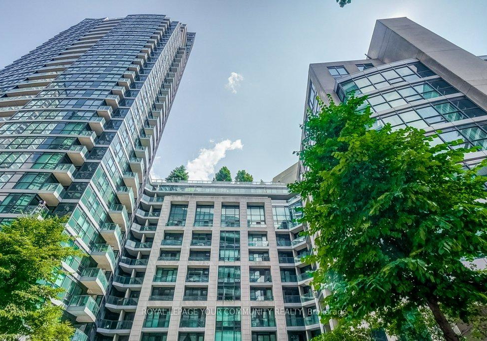 600-fleet-street-toronto-ontario-c12383548