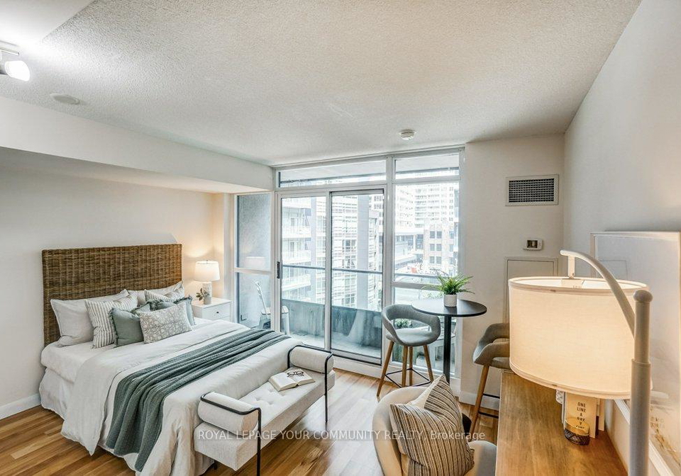 600-fleet-street-toronto-ontario-c12383548