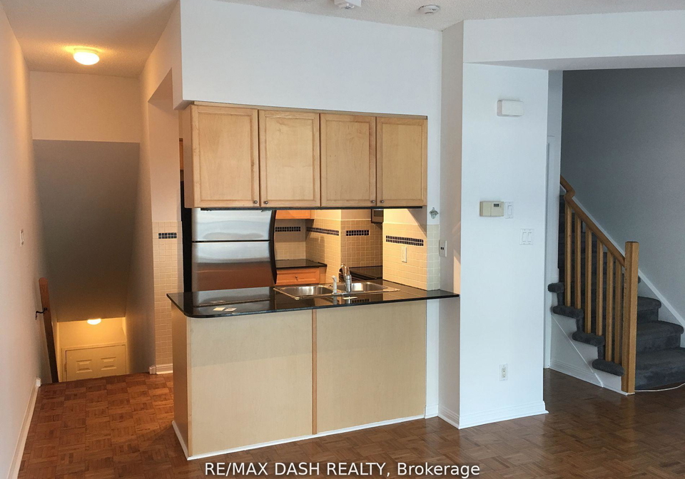 36-stadium-road-toronto-ontario-c12383949