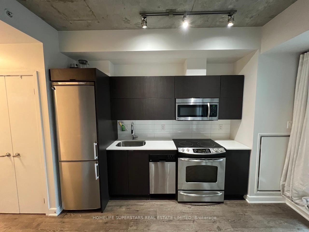 32-camden-street-toronto-ontario-c12384004