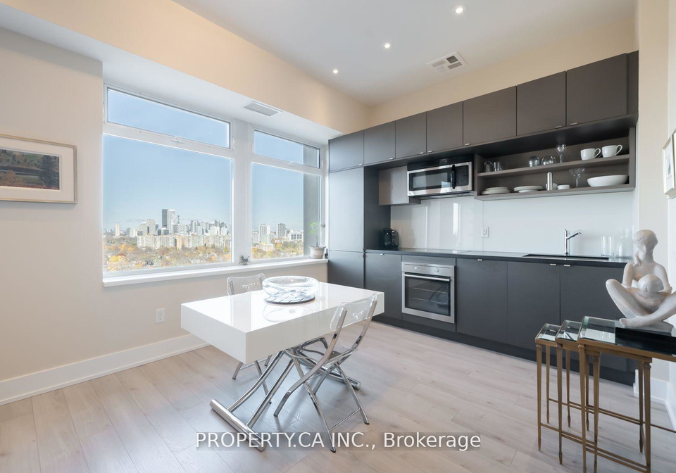 111-st-clair-avenue-w-toronto-ontario-c12384118