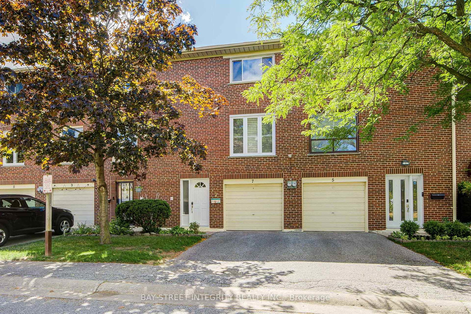7-lepus-starway-north-york-ontario-c12384206