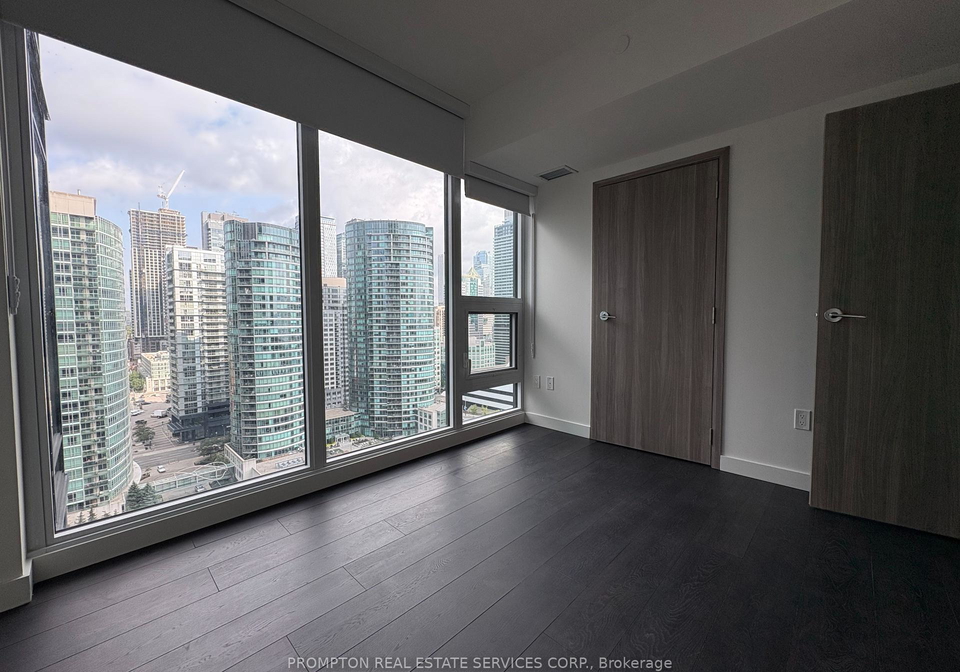 1-concord-cityplace-way-toronto-ontario-c12384223