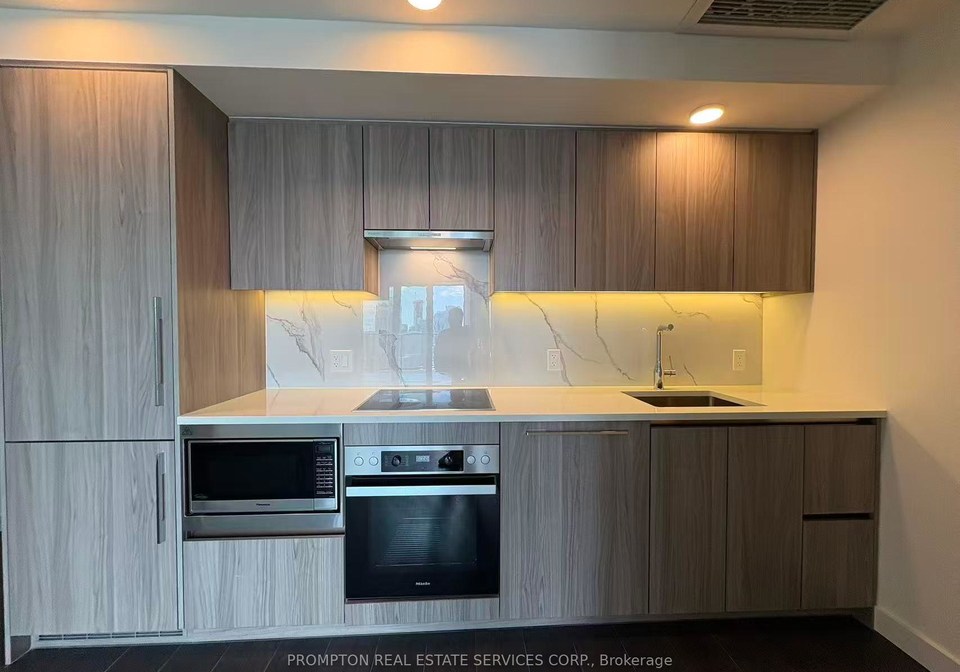 3-concord-cityplace-way-toronto-ontario-c12384239