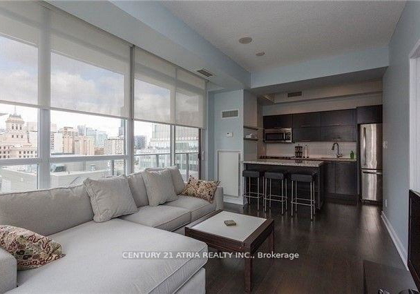 126-simcoe-street-toronto-ontario-c12384967