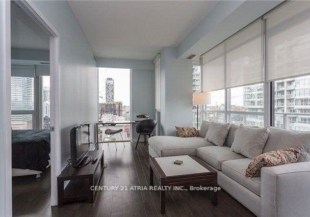 126-simcoe-street-toronto-ontario-c12384967