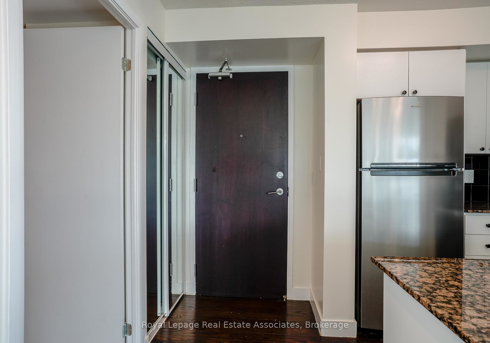 231-fort-york-boulevard-toronto-ontario-c12385184
