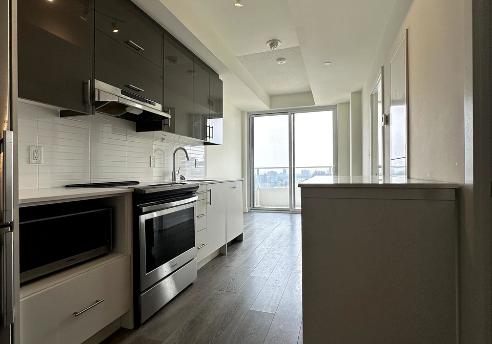 180-fairview-mall-drive-north-york-ontario-c12385200