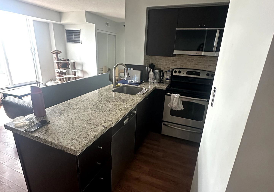 801-sheppard-avenue-w-toronto-ontario-c12385390