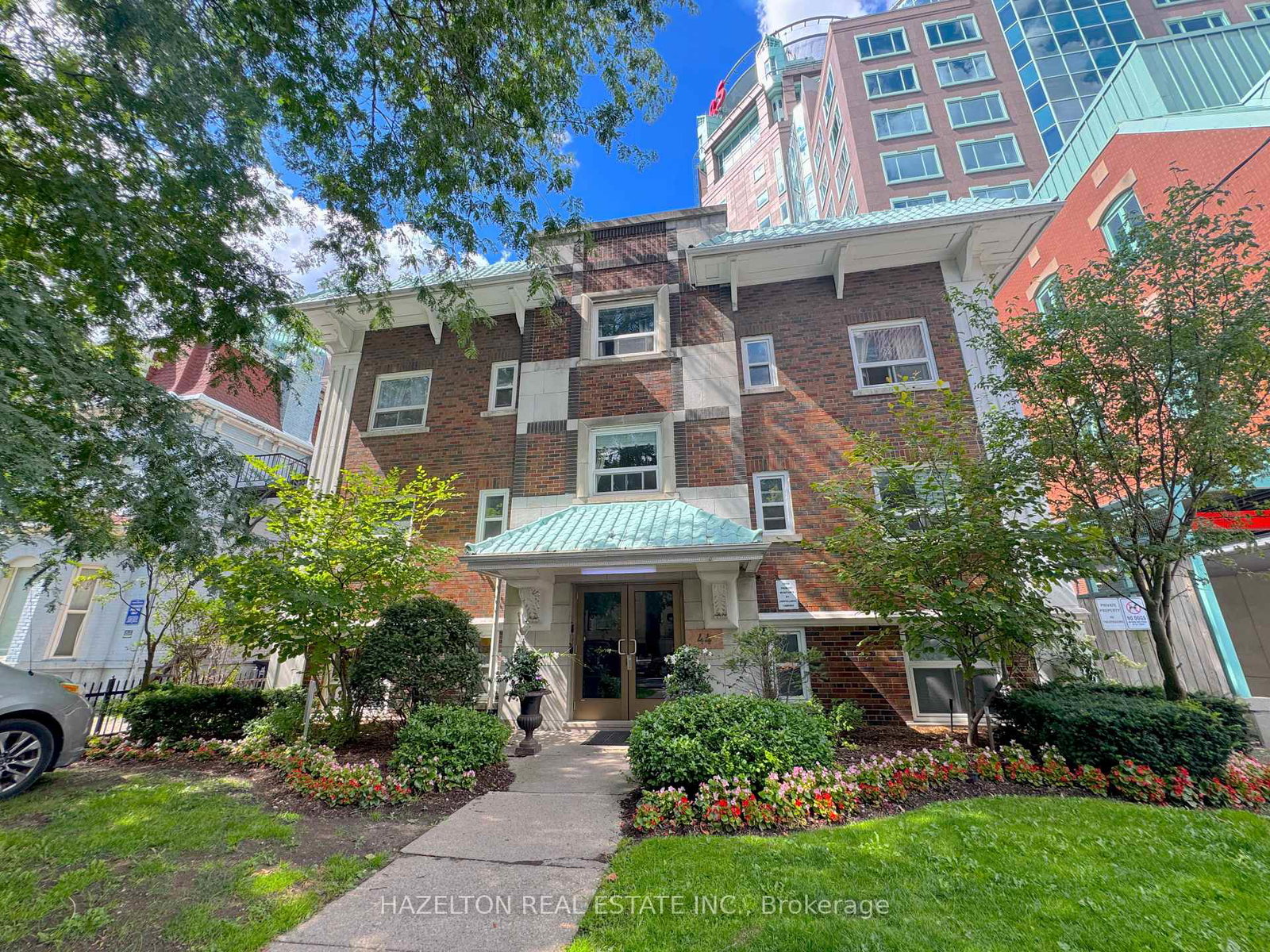 44-huntley-street-toronto-ontario-c12385537