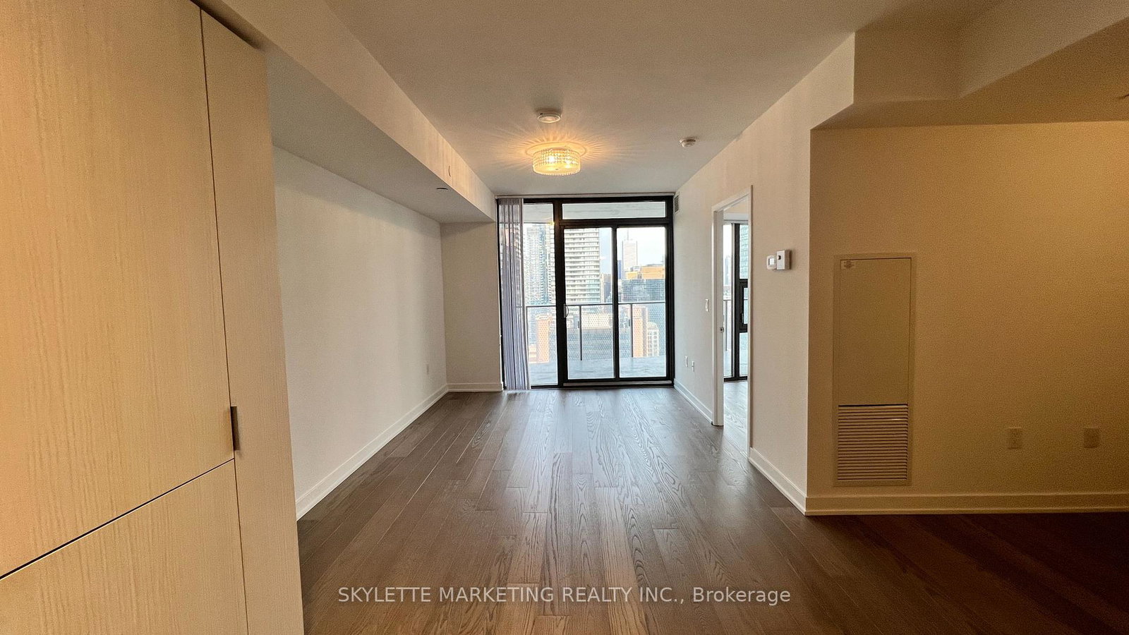 11-wellesley-street-w-toronto-ontario-c12385883
