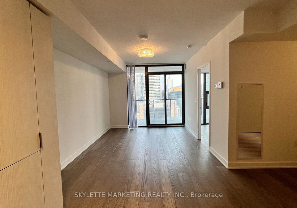 11-wellesley-street-w-toronto-ontario-c12385883