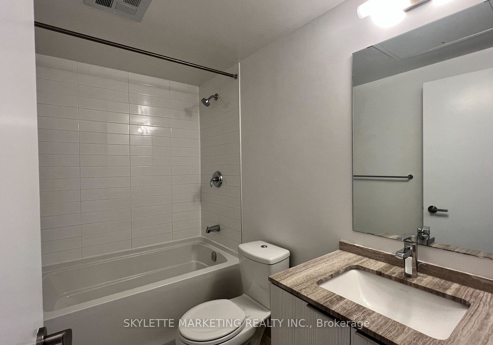 11-wellesley-street-w-toronto-ontario-c12385883