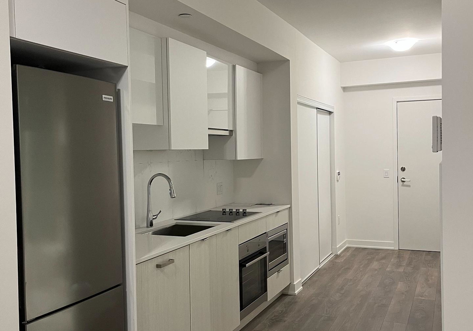 195-redpath-avenue-toronto-ontario-c12385905