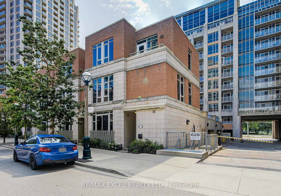 93-sloping-sky-mews-toronto-ontario-c12385936