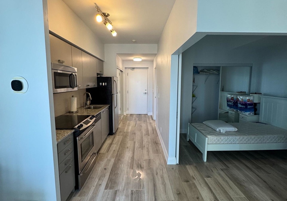 832-bay-street-toronto-ontario-c12386242