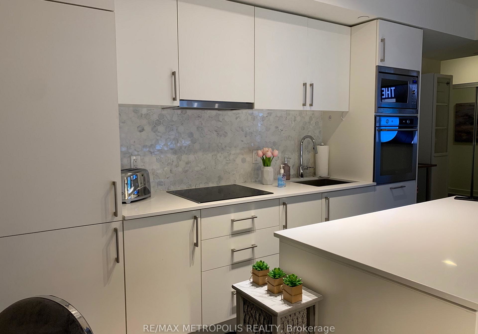 27-bathurst-street-toronto-ontario-c12386274