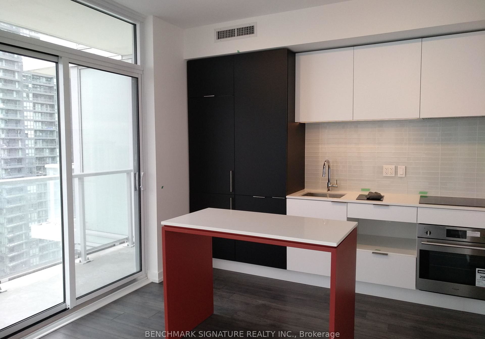 33-helendale-avenue-toronto-ontario-c12386476