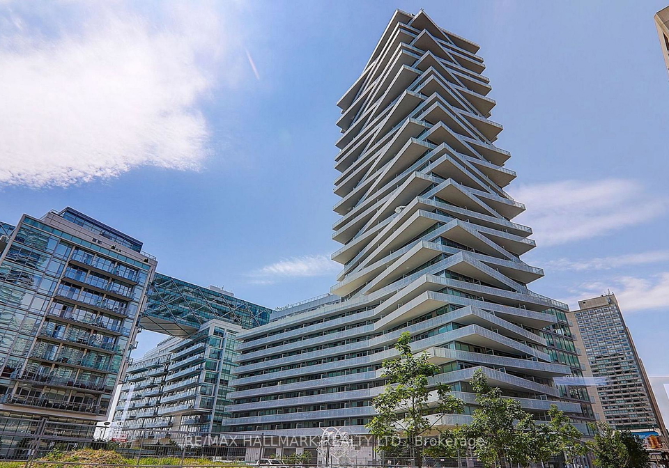 15-queens-quay-toronto-ontario-c12386489