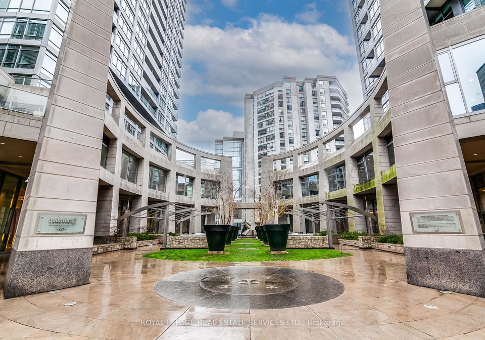 2191-yonge-street-toronto-ontario-c12386740