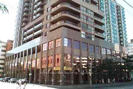 736-bay-street-toronto-ontario-c12386785