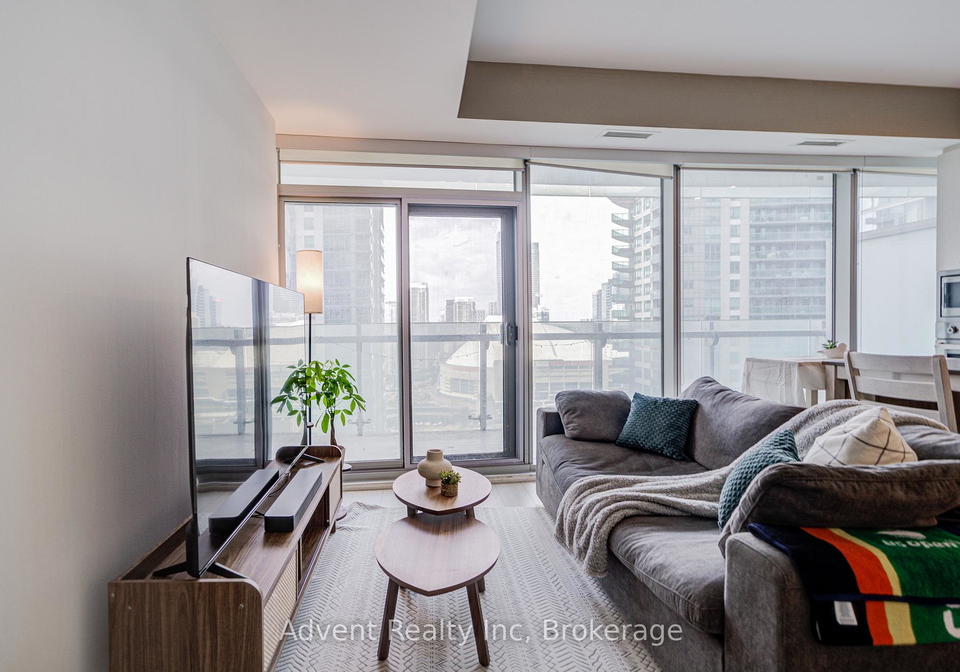 14-york-street-toronto-ontario-c12387426
