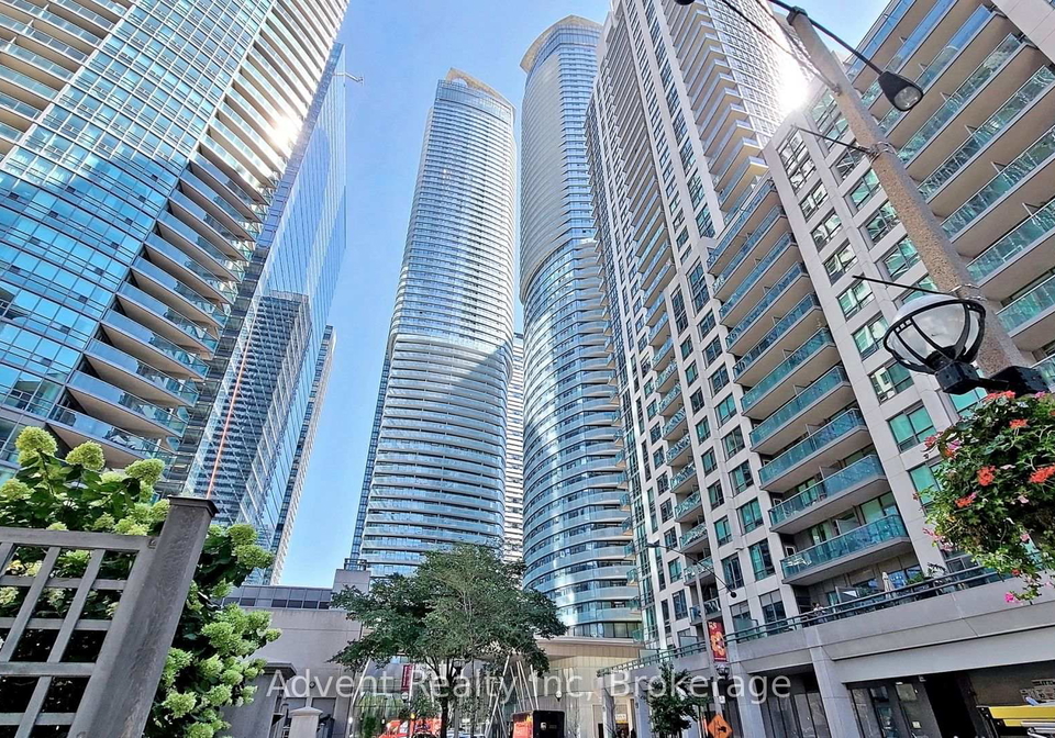 14-york-street-toronto-ontario-c12387426
