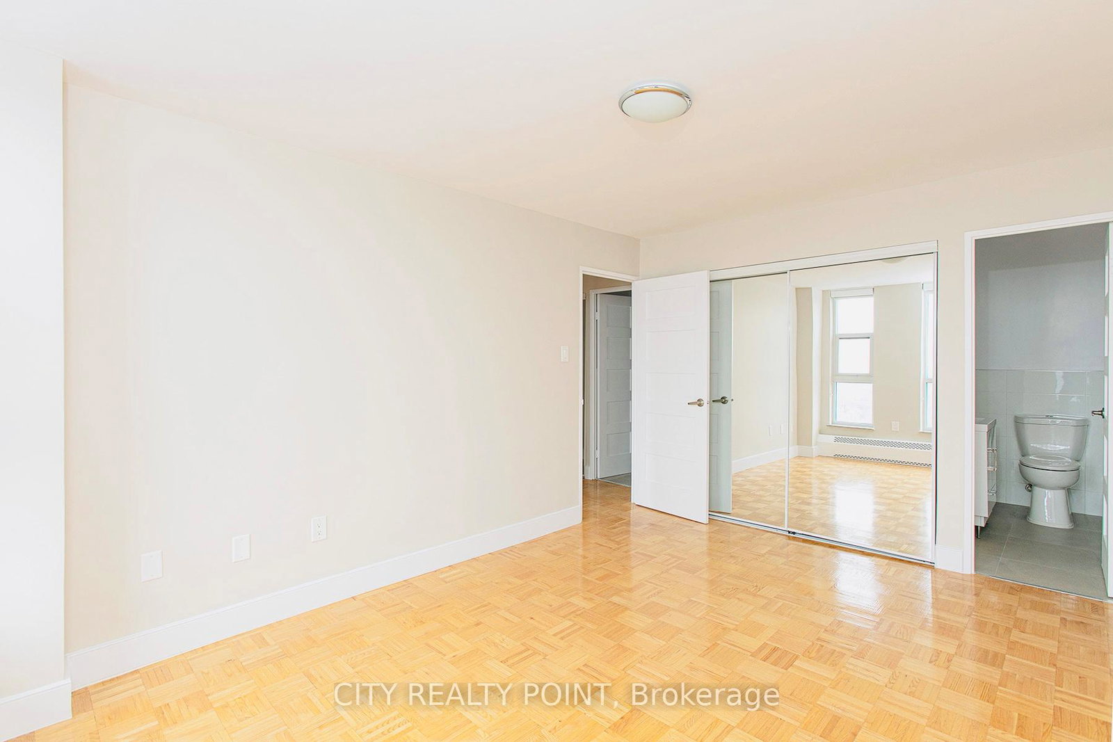 666-spadina-avenue-toronto-ontario-c12387501