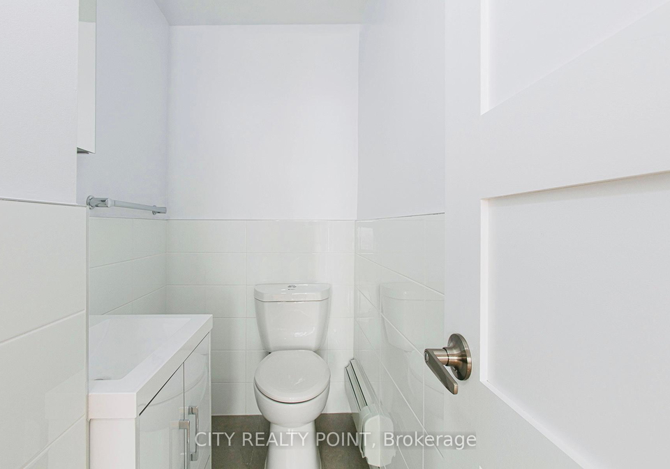 666-spadina-avenue-toronto-ontario-c12387501