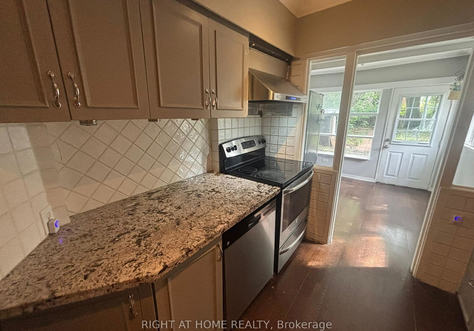 125-s-steeles-avenue-s-north-york-ontario-c12387644