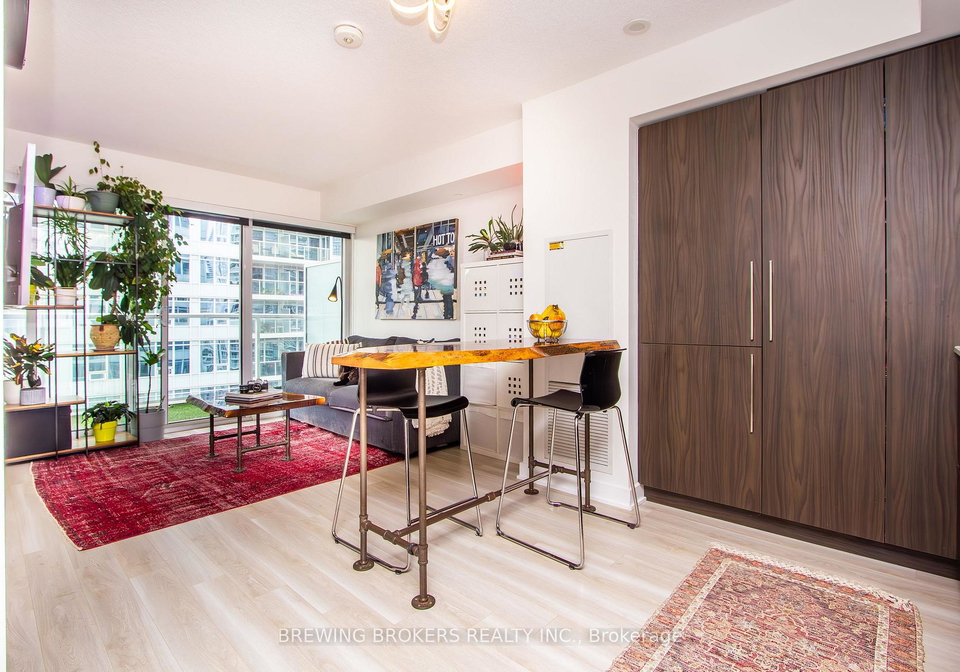 17-bathurst-street-toronto-ontario-c12387746
