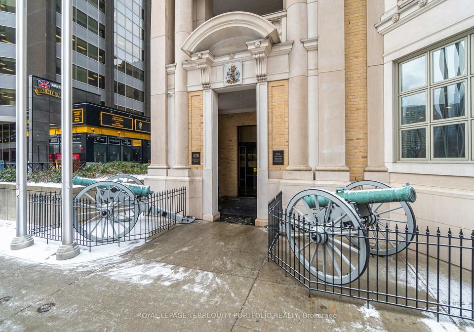 426-university-avenue-toronto-ontario-c12387784