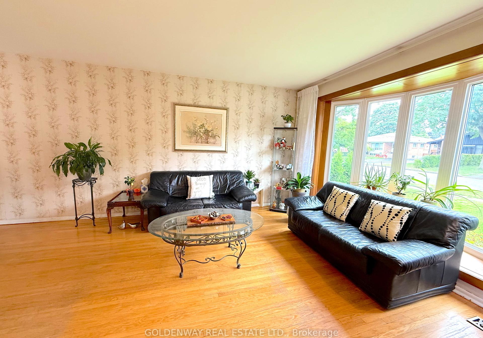 68-fortrose-crescent-north-york-ontario-c12387938