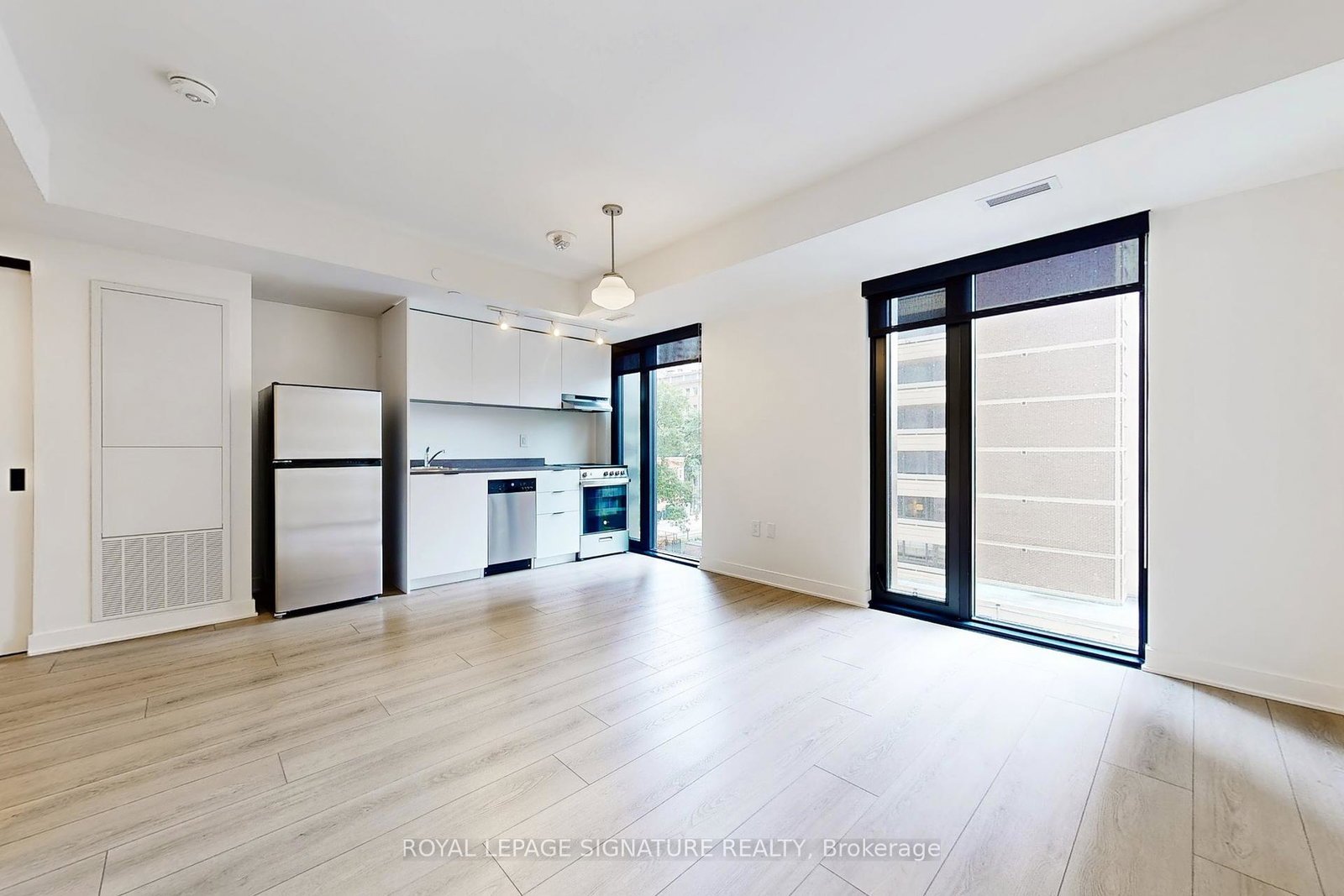 61-charles-street-e-toronto-ontario-c12387963