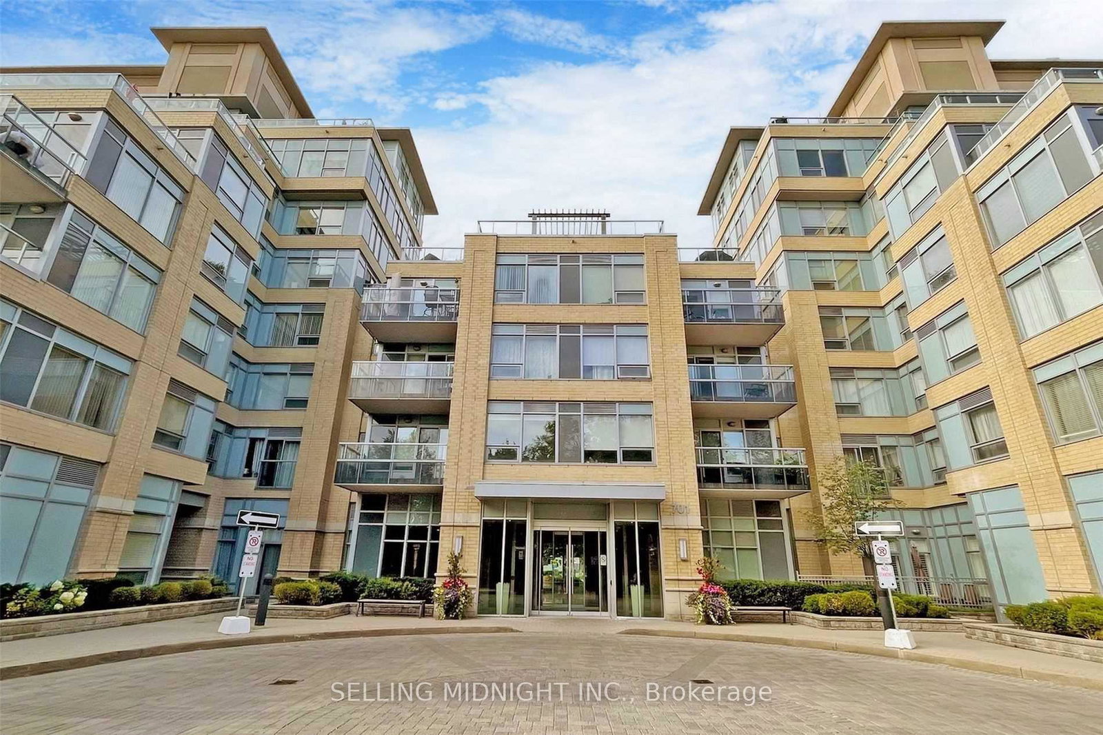 701-sheppard-avenue-w-toronto-ontario-c12388188