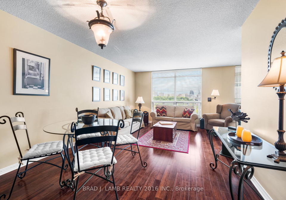 942-yonge-street-toronto-ontario-c12388271