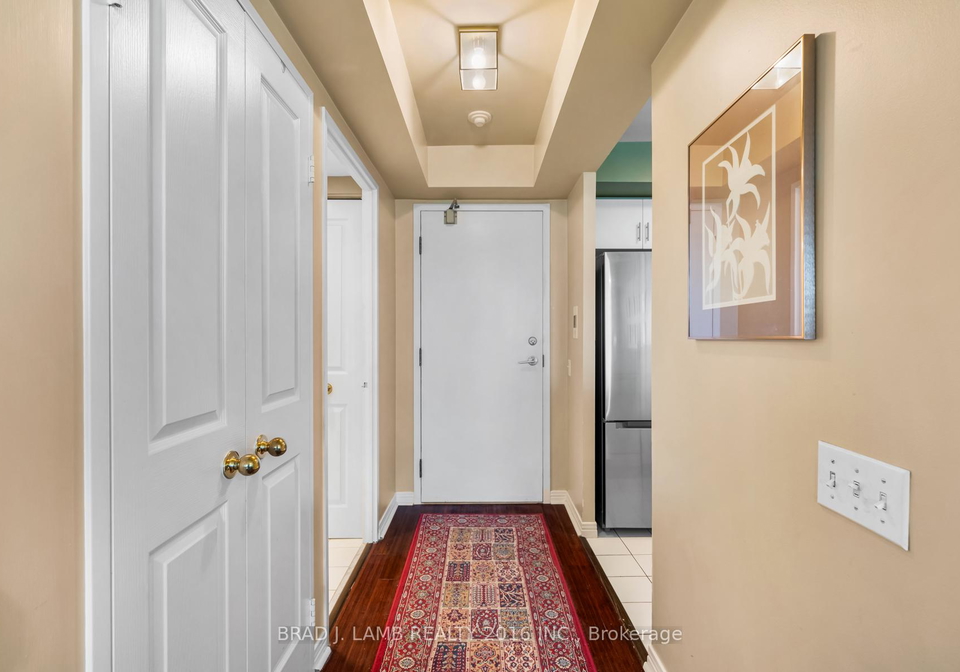 942-yonge-street-toronto-ontario-c12388271