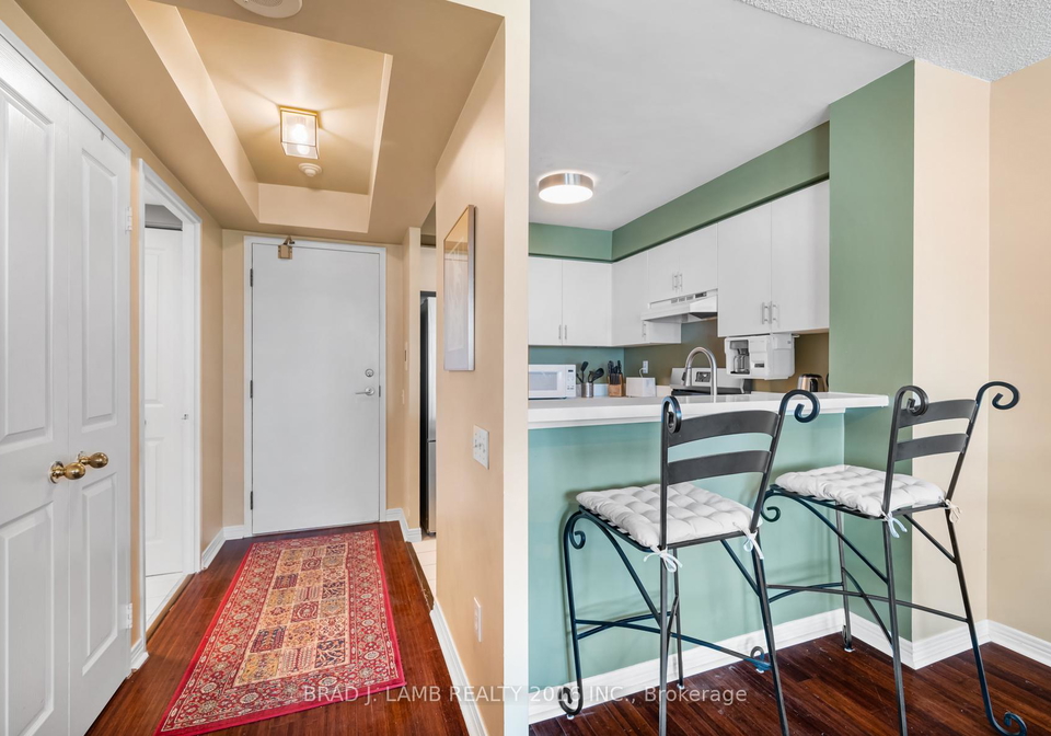 942-yonge-street-toronto-ontario-c12388271