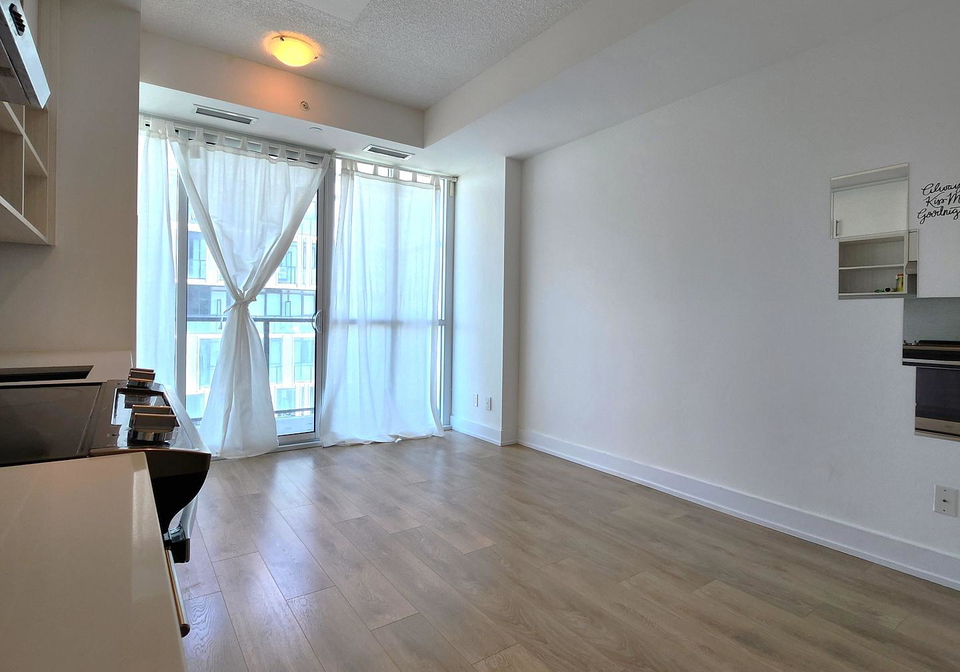 128-fairview-mall-drive-north-york-ontario-c12388279