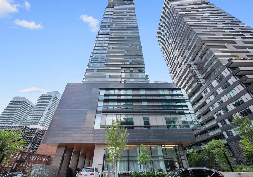 39-roehampton-avenue-toronto-ontario-c12388333