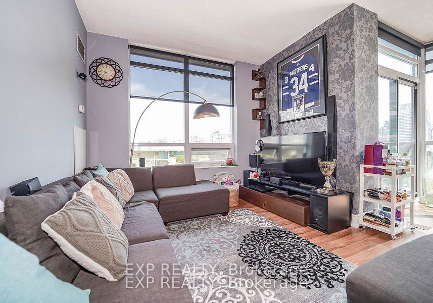 231-fort-york-boulevard-toronto-ontario-c12388352