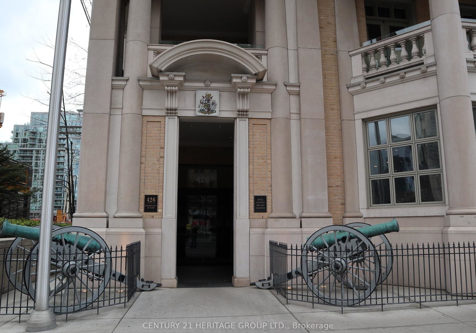 426-university-avenue-toronto-ontario-c12388759